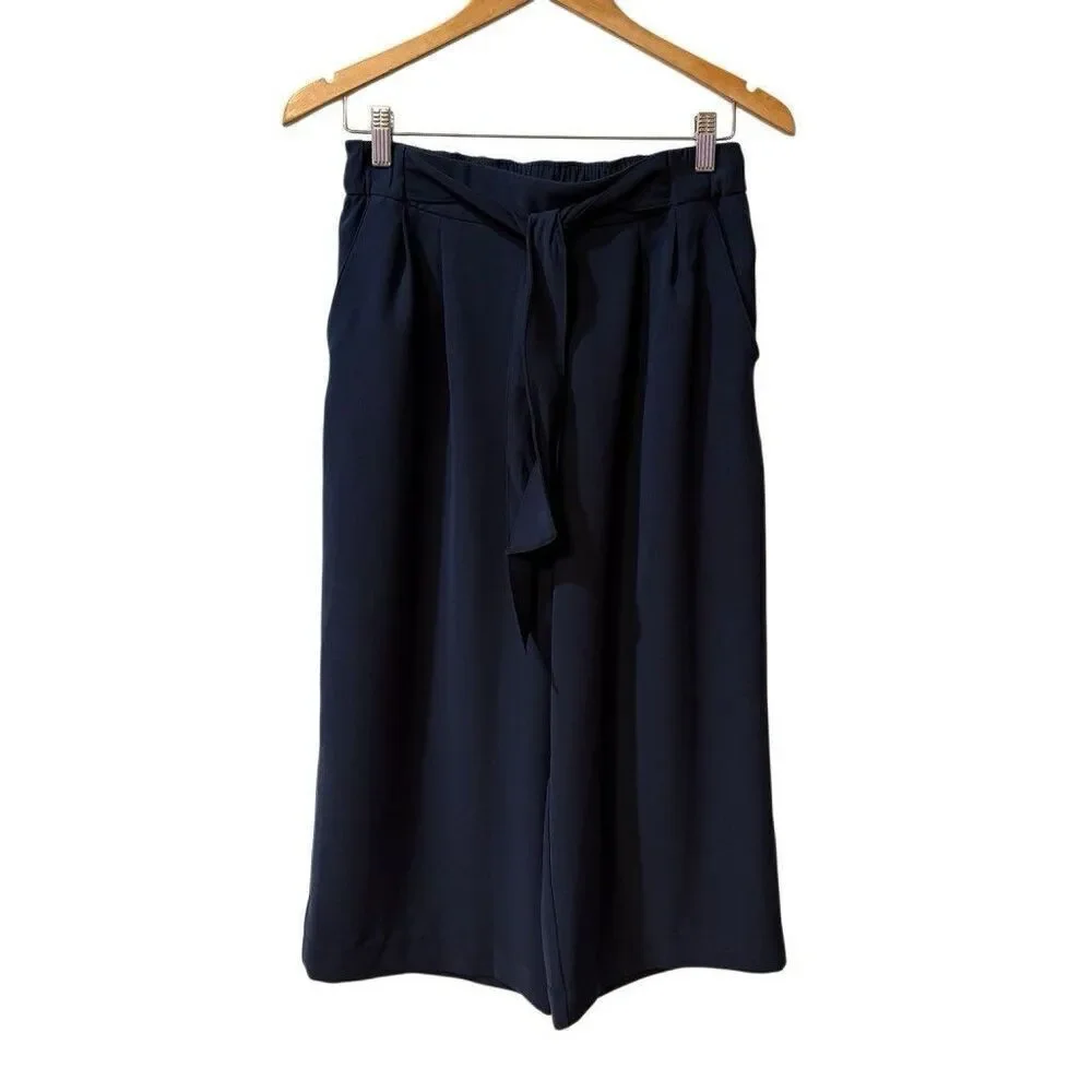 Lululemon Noir Cropped Pants Travel Woven Fabric Size 8 True Navy